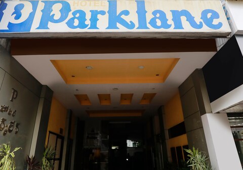 HOTEL PARKLANE