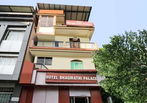 Hotel O Bhagirathi Palace Ganga Beach