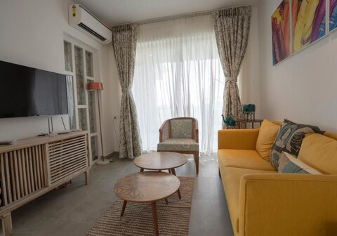 Luxury flat with Pool & field view in Calangute