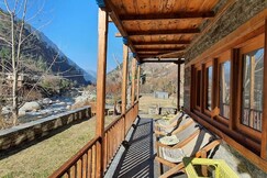 Bluehouse By The River, Gushaini Bluehouse By The River, Gushaini