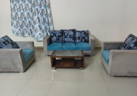 Melody near Citizen Hospital