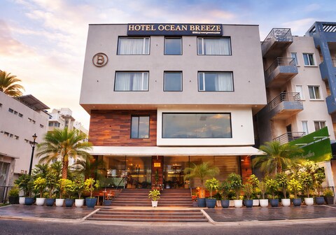 HOTEL OCEAN BREEZE