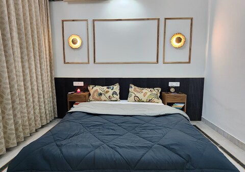 Owee Stays A stay with more stories