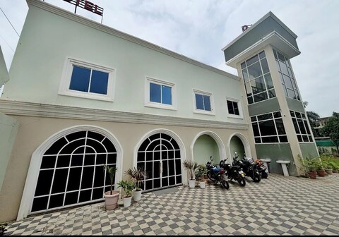 Hotel Dhana Lakshmi Bliss