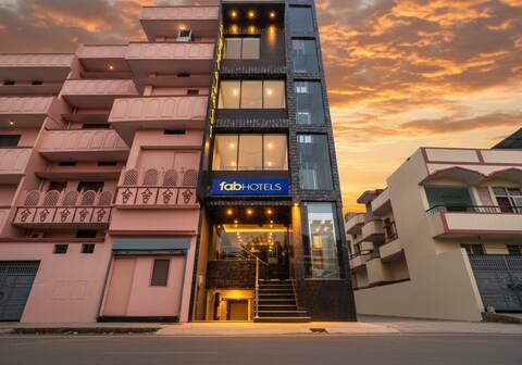 FabHotel Lemon Grass Nr. Assi Ghat