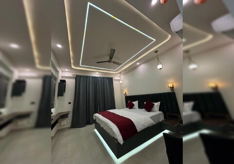 Flat in Lucknow at omaxe hazratganj