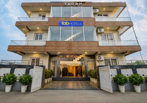 FabHotel Shubh Palace