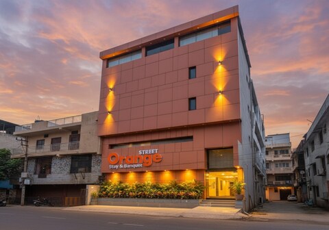 FabHotel Orange Oasis