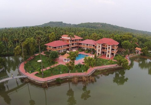 Isola Di Cocco Beach Resort