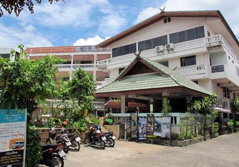 Hotel O Top North Guesthouse