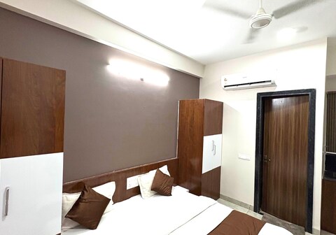 La banian RETREAT