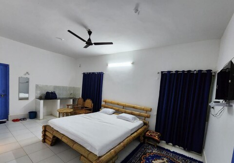 Golden Nilgiri Jungle Resort