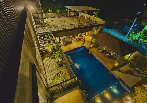 Vicinity's Blackolive Luxury 4Bhk Farmstay