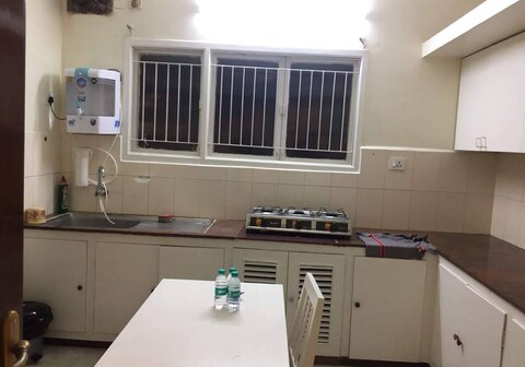 Luxury Apartment on Chamiers Road