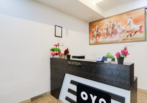 Hotel O Mahaveer Palace