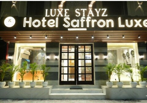 Luxe Stayz Saffron