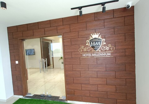 Hotel Millennium, Anand