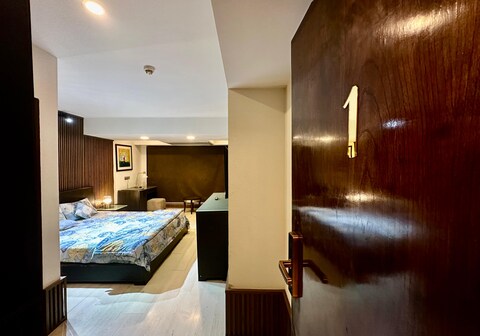 Elite Suites - Studio Apartments by MCSC