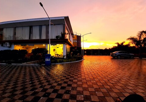 Carina Retreat Resort