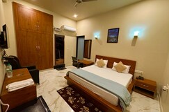 Hotel Green Hillock, Alwar Hotel Green Hillock, Alwar