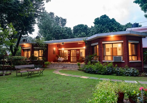 SaffronStays Doon Garden Villa