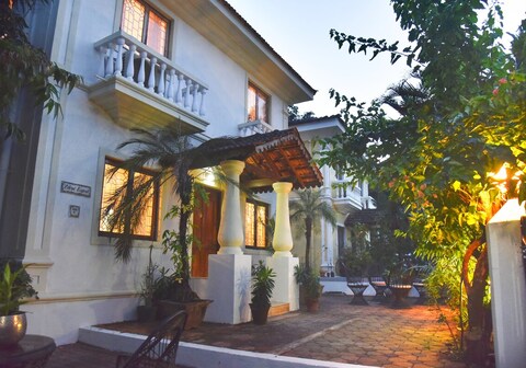 Villa Samaara3 spacious villa 500mts from Candolim