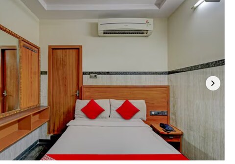 Hotel Yuvaraj Palace