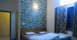 Gharaunda Guest House (Double Bedded Room), Bhimtal Gharaunda Guest House (Double Bedded Room), Bhimtal