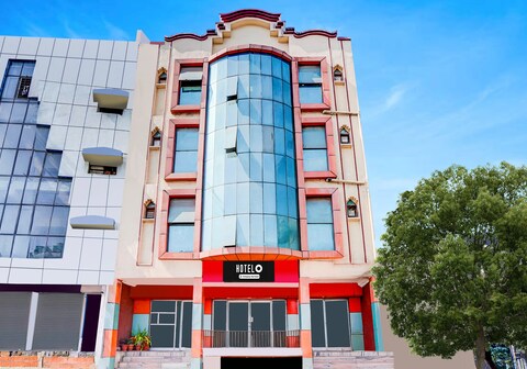 Super Hotel O Hussainganj Near Vidhansabha