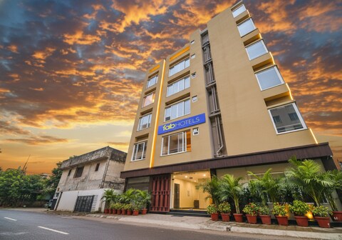FabHotel Samotel - Nr. Kolkata Airport