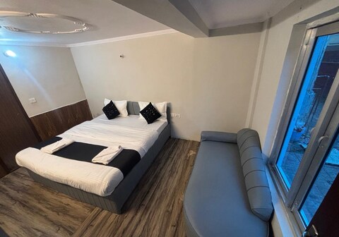 Hotel Chandra Aditya