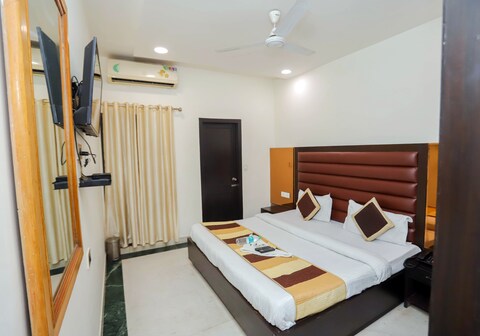 Hotel Premium Inn Sector 15, Noida