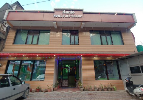 Annie Hotel and Restaurant