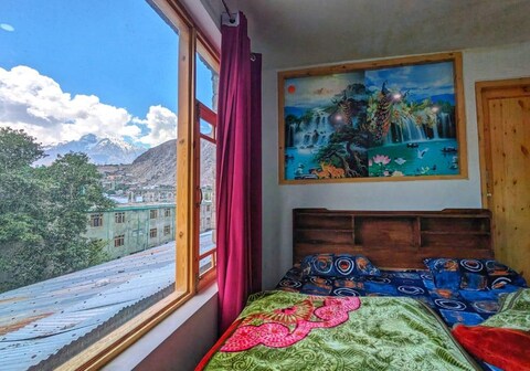 SNOW INN Guest House