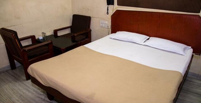 Sri Sai Residency-Deluxe Non AC Bedroom1