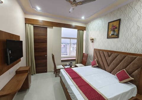 HOTEL NARAYAN VILAS