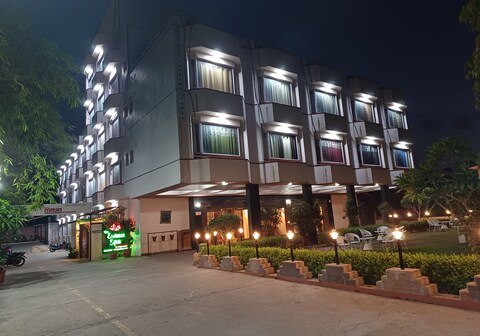 Hotel Maya International-500 Meter From Jaipur Junction