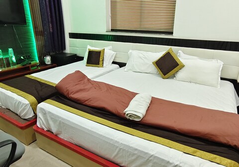 Rajmahal Premium Hotel & Banquet