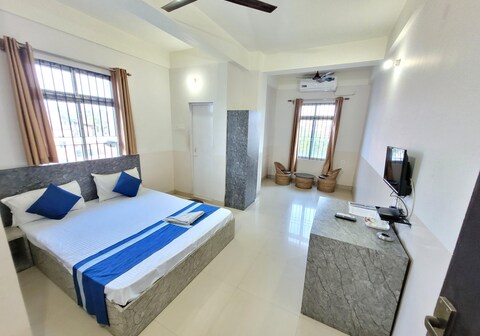 Sai Inn | Bhetapara Main Road