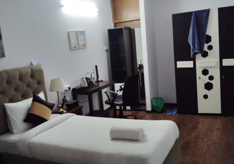 Voltas Guest house twin shaing, kolkata