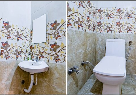 Hotel Lavishka Palace