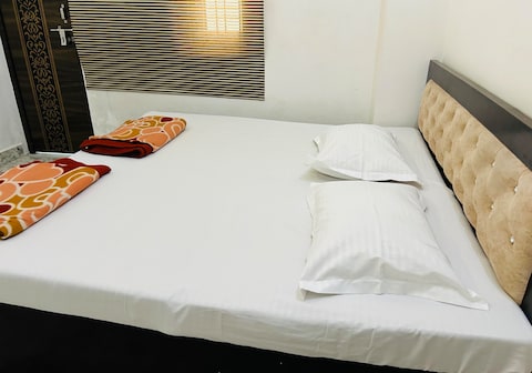 Mishri lal ju ashram