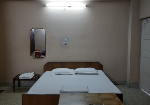 THE HOTEL ELITE INTERNATIONAL