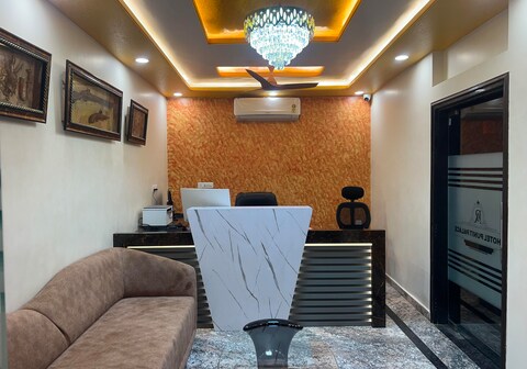 HOTEL PUNIT PALACE