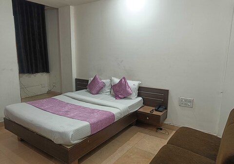 Hotel O DK palace