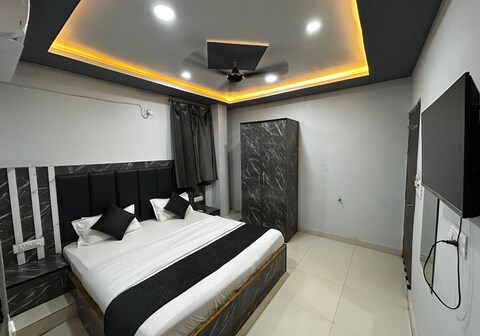 Hotel Jay Palace