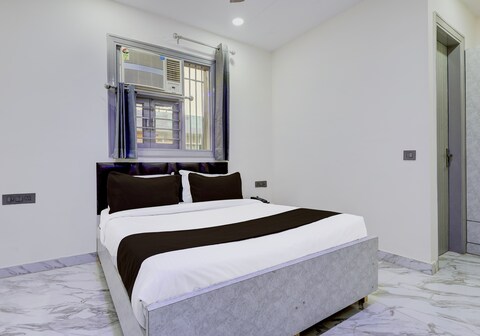 Super Collection O Rohini Sector 21 Formerly Shelter Inn