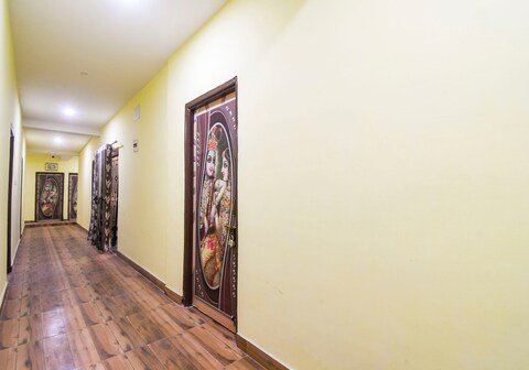 SPOT ON Shree Radhe Krishna Palace