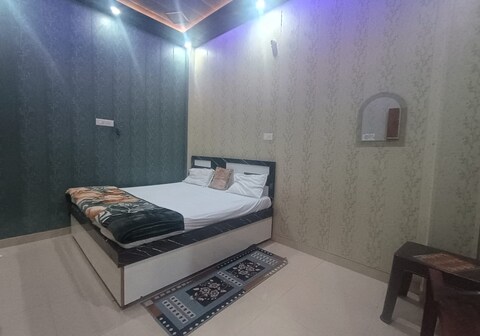 Hotel Ayodhya Dham 200 meter Near the Ram Mandir