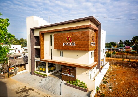 Ponnis Hotel
